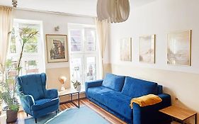 Old Town Crane Apartment